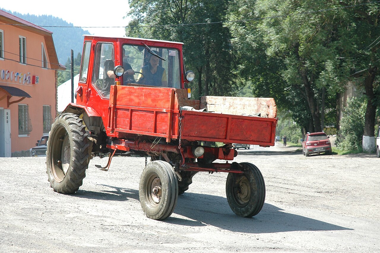 HTZ T-16MG Torun 2012 2.jpg